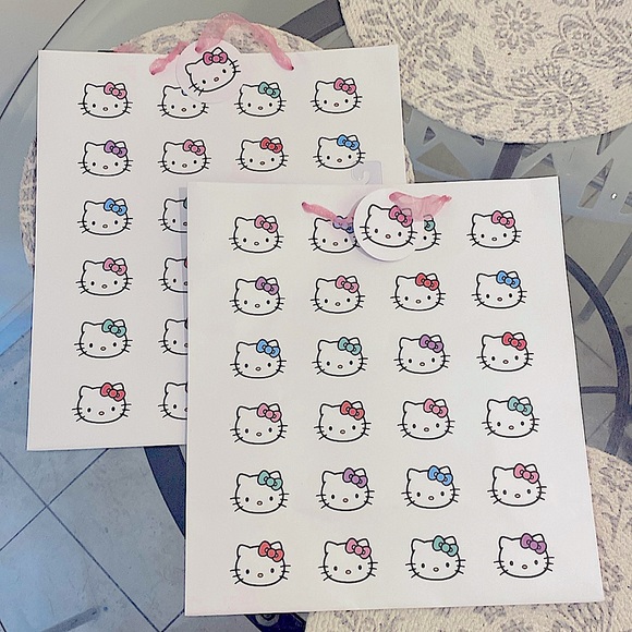 🎄🎀Hello Kitty Gift bags Bundle - White, Pink & Purple - Picture 2 of 3
